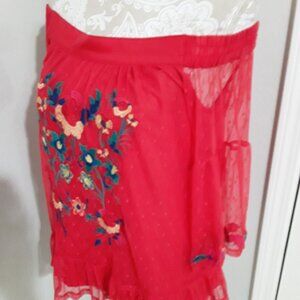 New Umgee red and floral on or off shoulder top size S